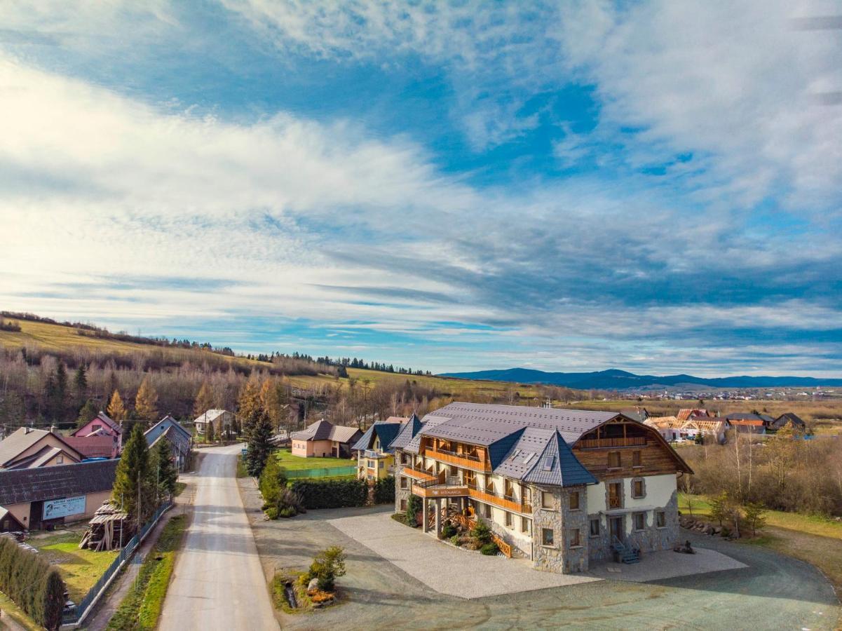 Orava Hotel Вітанова Екстер'єр фото