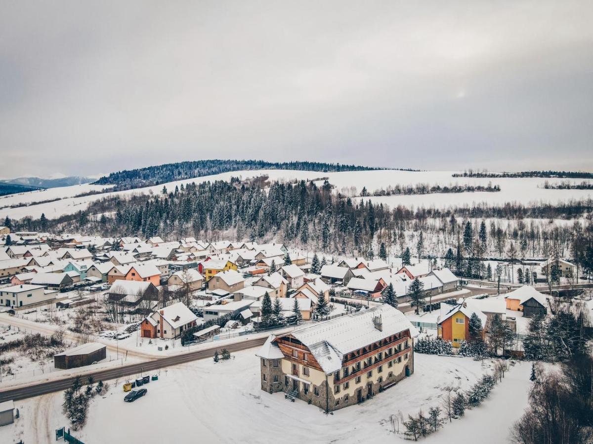 Orava Hotel Вітанова Екстер'єр фото