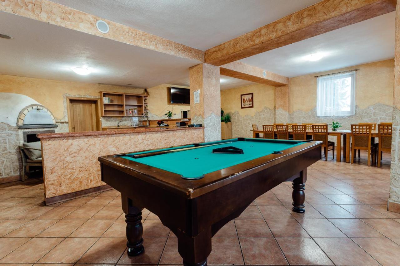 Orava Hotel Вітанова Екстер'єр фото