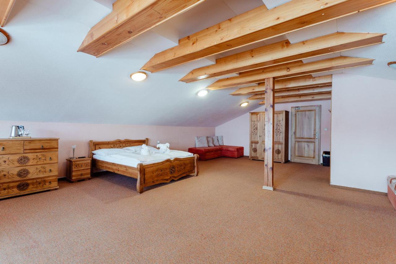 Orava Hotel Вітанова Екстер'єр фото
