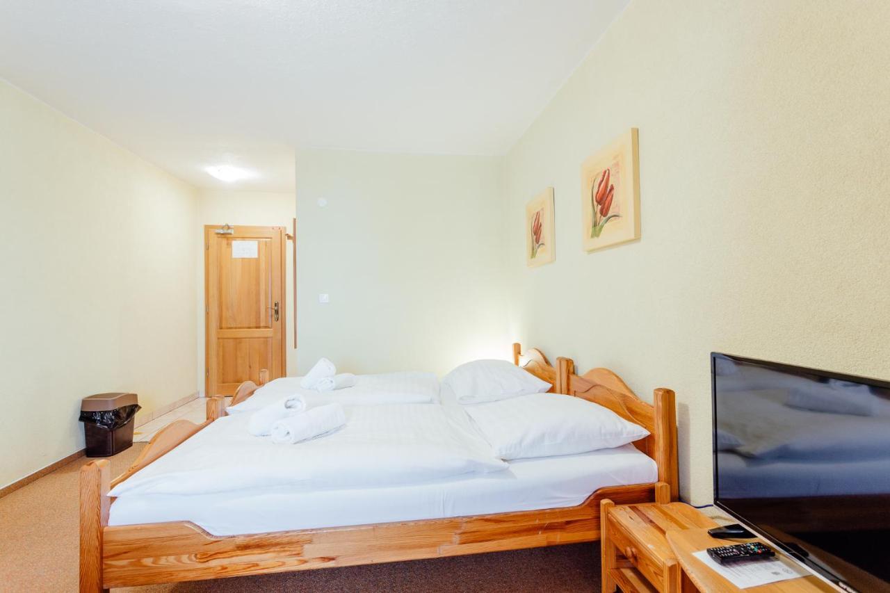 Orava Hotel Вітанова Екстер'єр фото