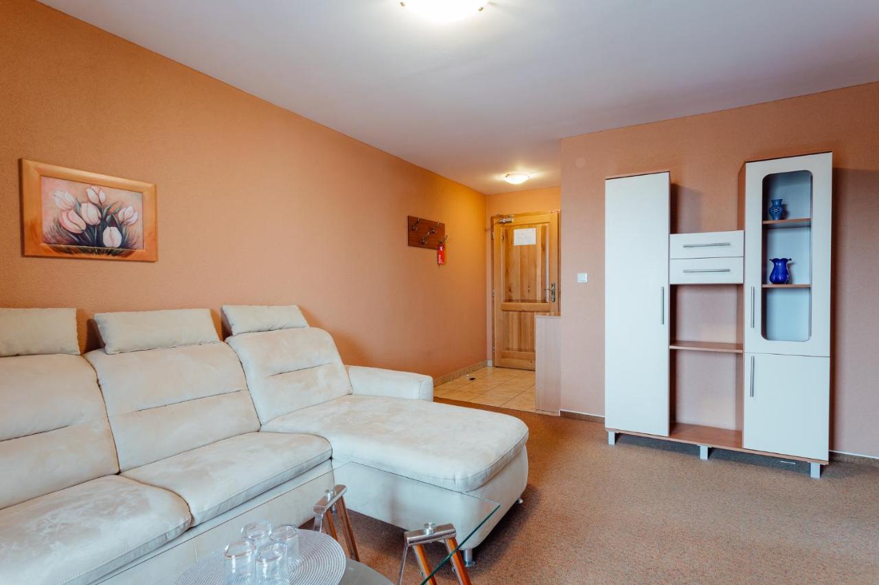 Orava Hotel Вітанова Екстер'єр фото